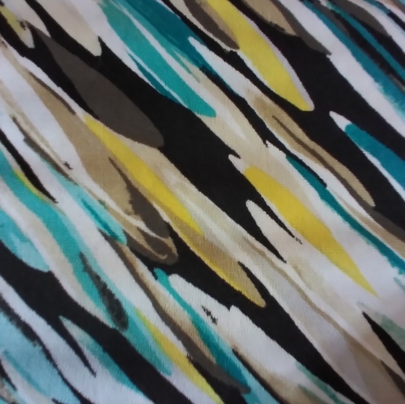 M Collection stud design top - Picture 2 of 9